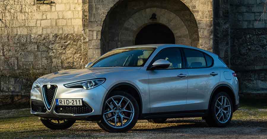 Alfa Romeo Stelvio SUV elölről