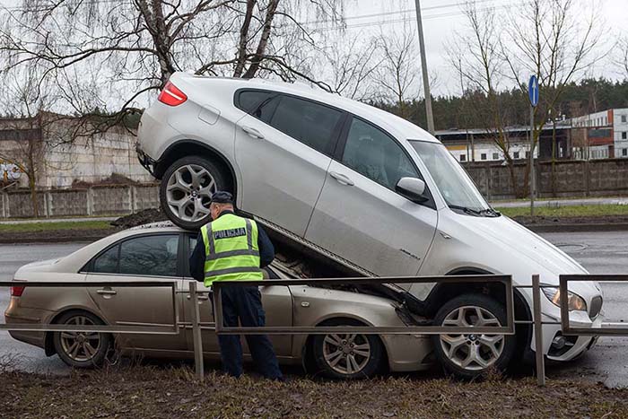 BMW X6 karambol