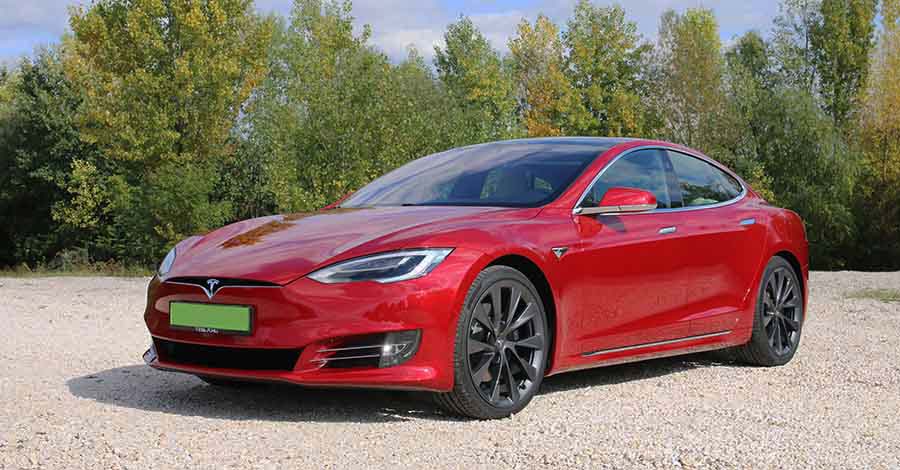 2019-es Tesla Model S elölről