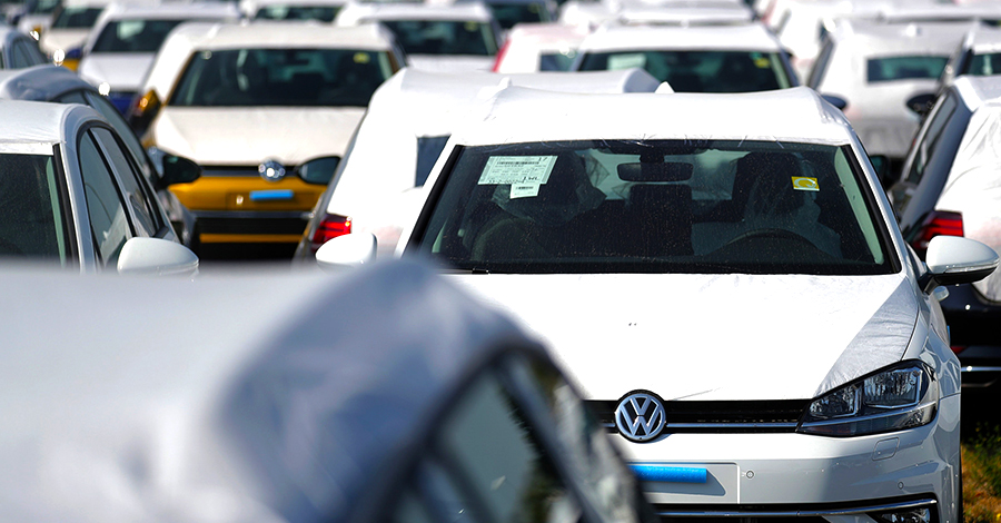Új Volkswagenek értékesítésre várva